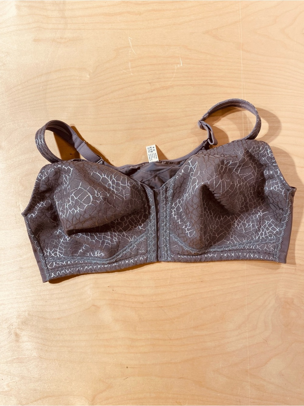 Everyday Lace-Overlay Wireless Bra front Closure 48D (SZ)